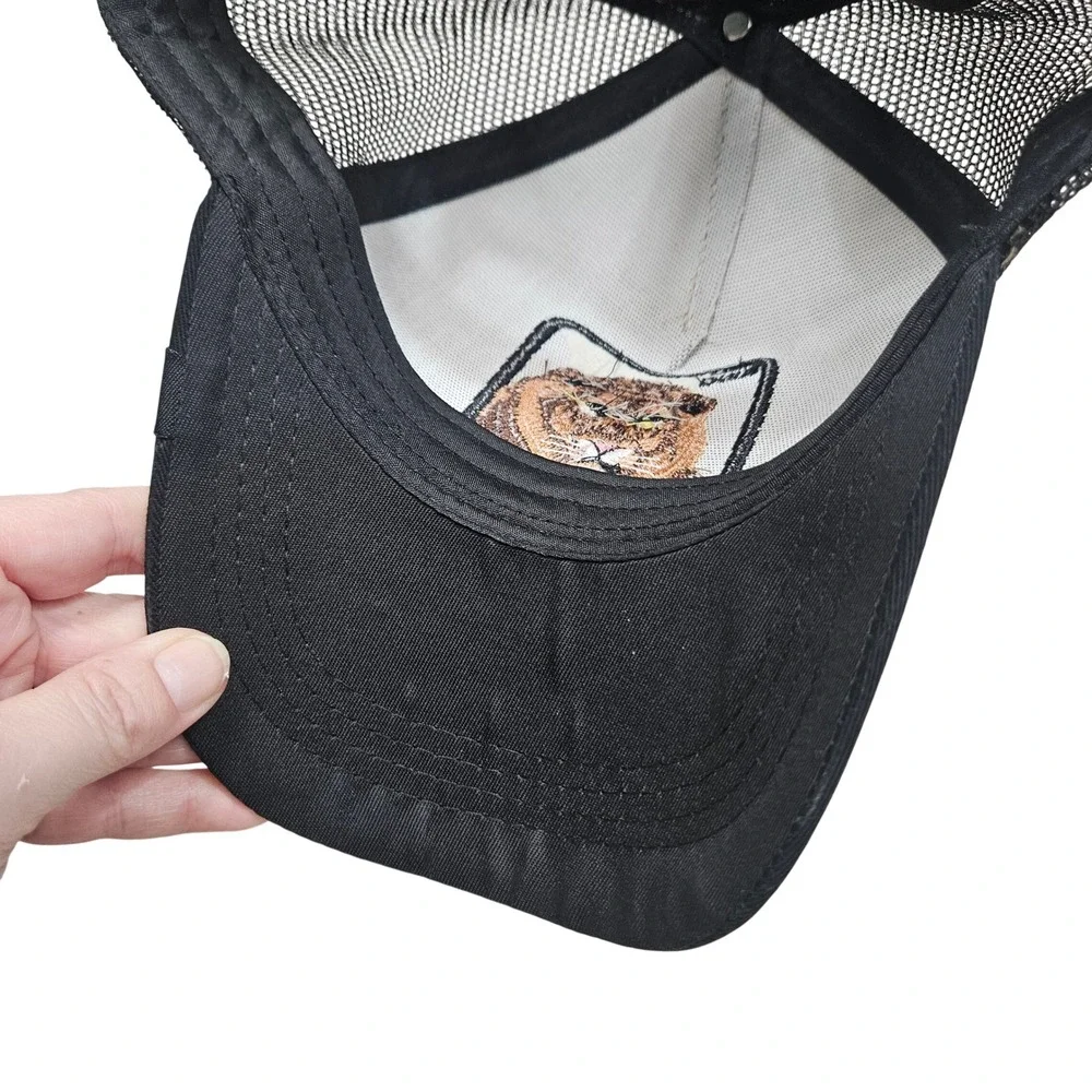 Goorin Bros Trucker Hat Unisex OSFM Black White Lion King Patch Mesh Snapback